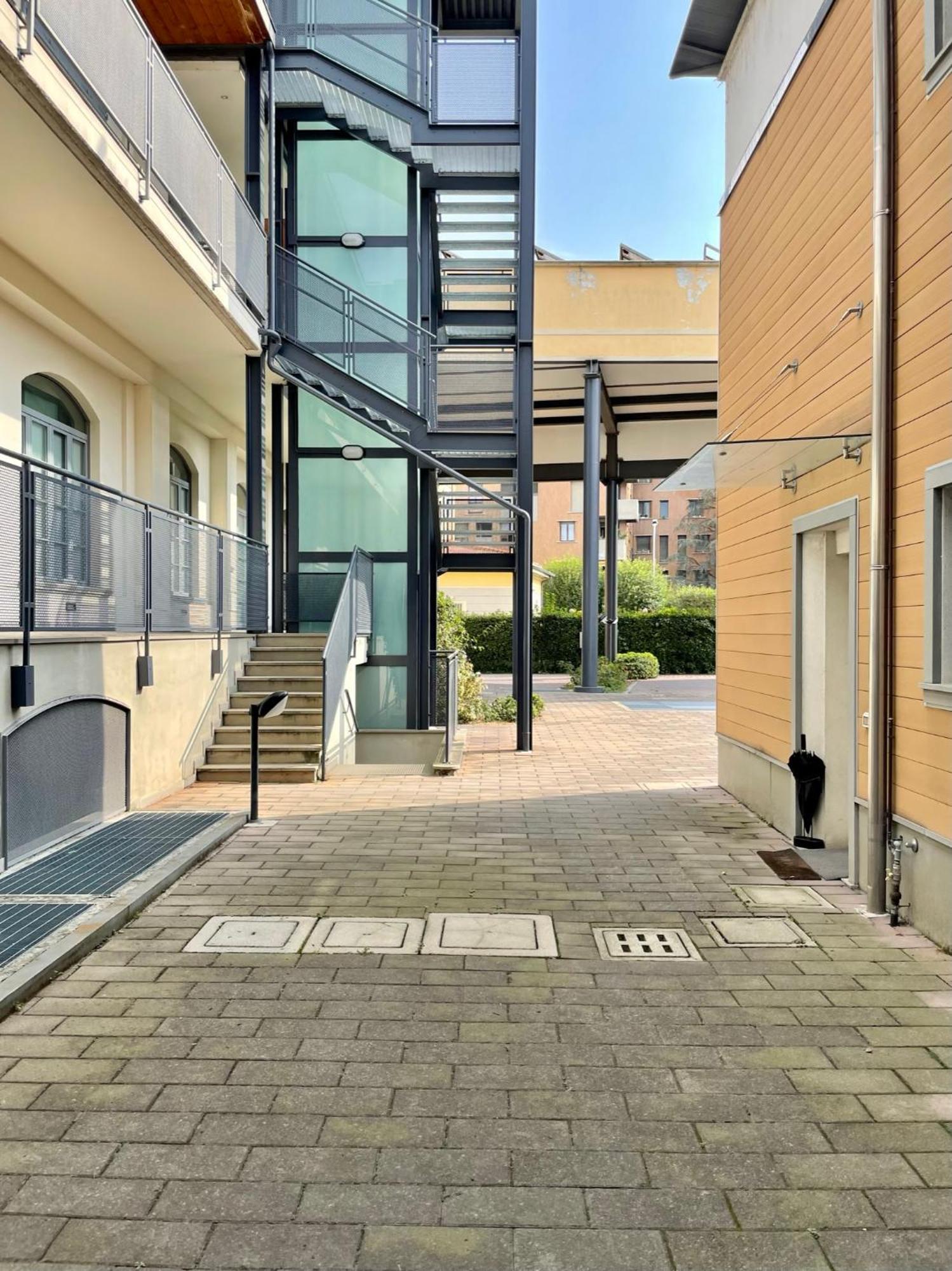 Luxury Four-Room Apartment In Monza Centro - 2 Min Walk To Train Station المظهر الخارجي الصورة